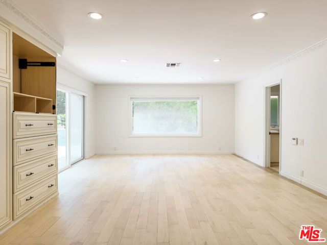 1094 Garden Lane, Beverly Hills, CA 90210
