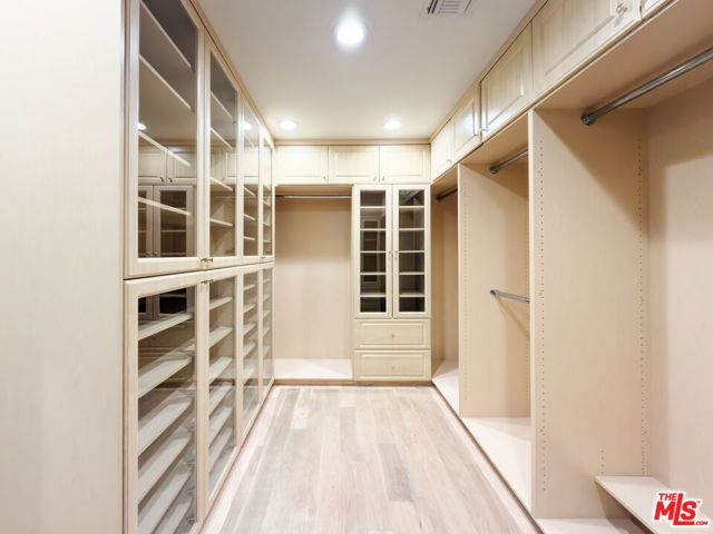 1094 Garden Lane, Beverly Hills, CA 90210