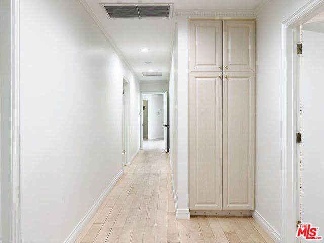 1094 Garden Lane, Beverly Hills, CA 90210