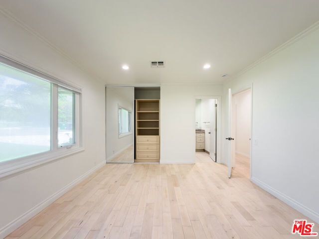 1094 Garden Lane, Beverly Hills, CA 90210