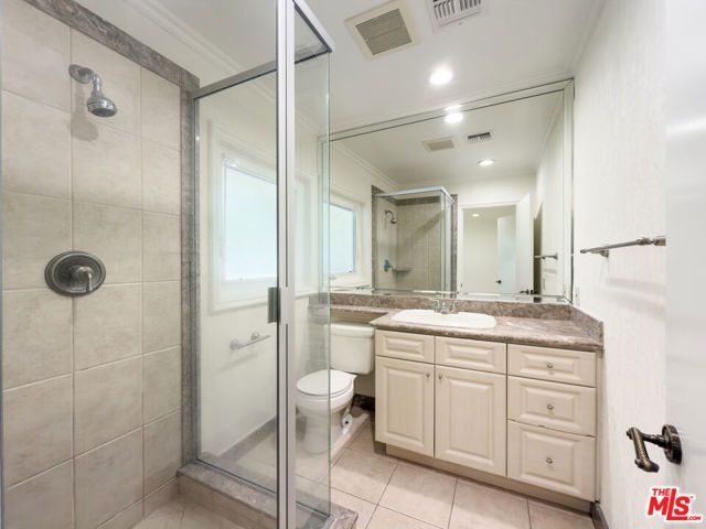 1094 Garden Lane, Beverly Hills, CA 90210