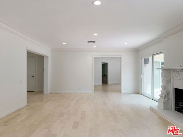 1094 Garden Lane, Beverly Hills, CA 90210