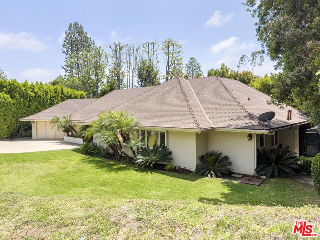 1094 Garden Lane, Beverly Hills, CA 90210