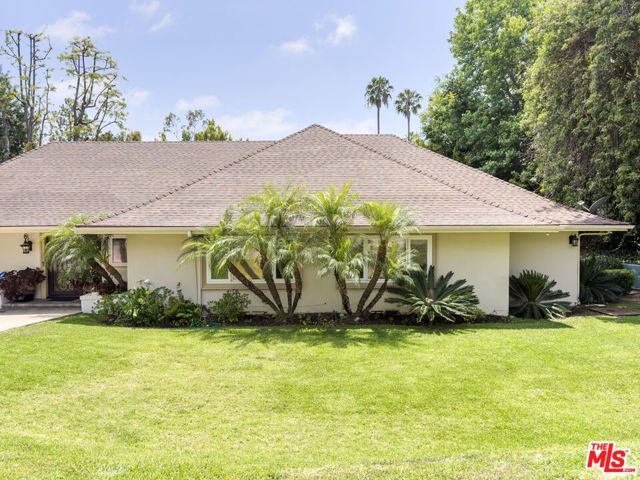 1094 Garden Lane, Beverly Hills, CA 90210