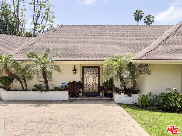 1094 Garden Lane, Beverly Hills, CA 90210