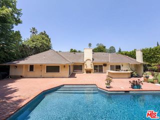 1094 Garden Lane, Beverly Hills, CA 90210