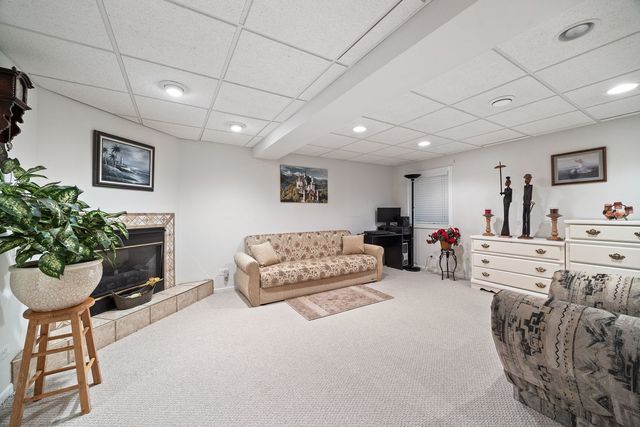 32504 Millstone Circle, Lakemoor, IL 60051