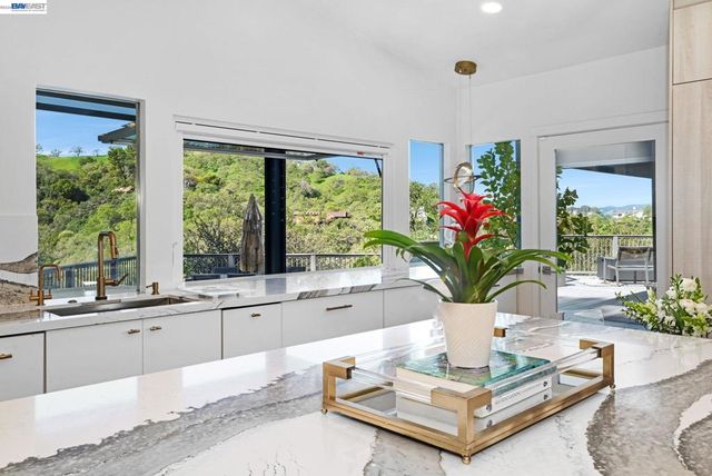 166 Castle Crest Rd, Alamo, CA 94507