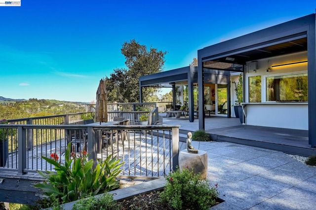 166 Castle Crest Rd, Alamo, CA 94507