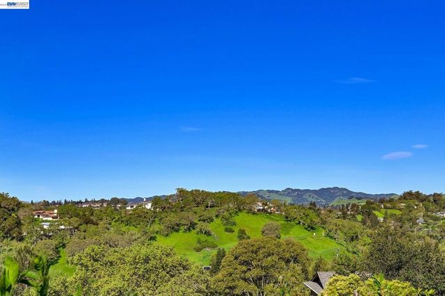 166 Castle Crest Rd, Alamo, CA 94507