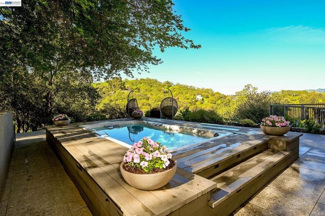 166 Castle Crest Rd, Alamo, CA 94507