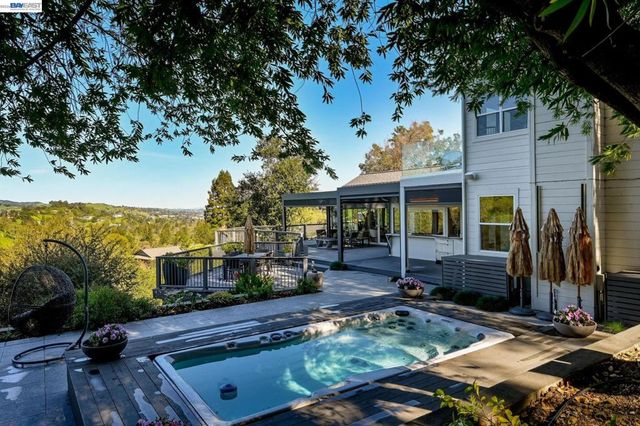 166 Castle Crest Rd, Alamo, CA 94507