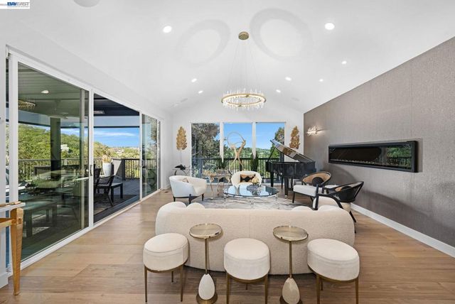 166 Castle Crest Rd, Alamo, CA 94507