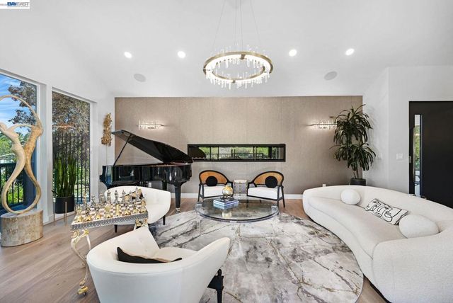 166 Castle Crest Rd, Alamo, CA 94507