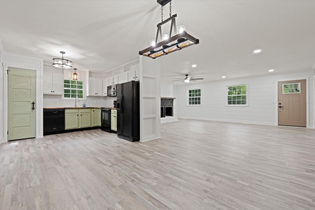 9422 E Brainerd Road, Chattanooga, TN 37421