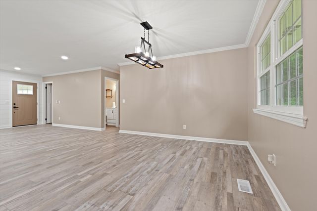 9422 E Brainerd Road, Chattanooga, TN 37421