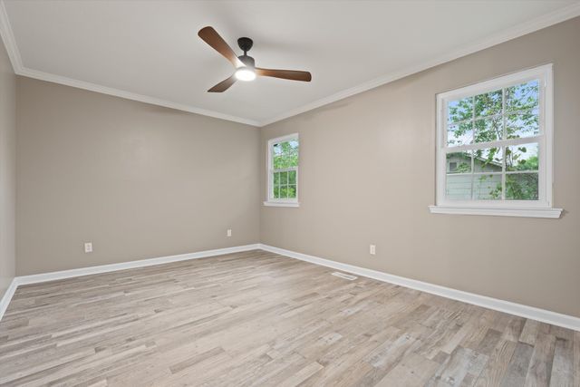 9422 E Brainerd Road, Chattanooga, TN 37421