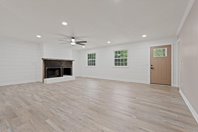 9422 E Brainerd Road, Chattanooga, TN 37421