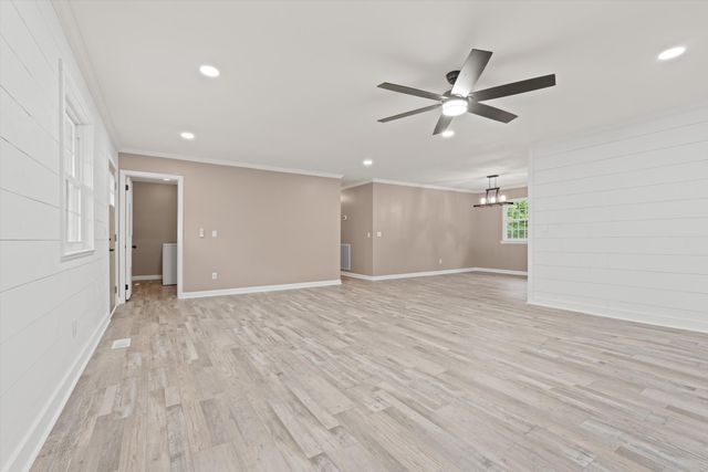 9422 E Brainerd Road, Chattanooga, TN 37421