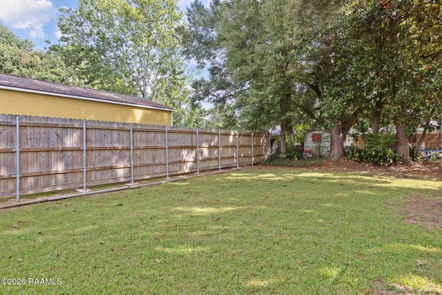 200 Belle Homme Drive, Lafayette, LA 70506