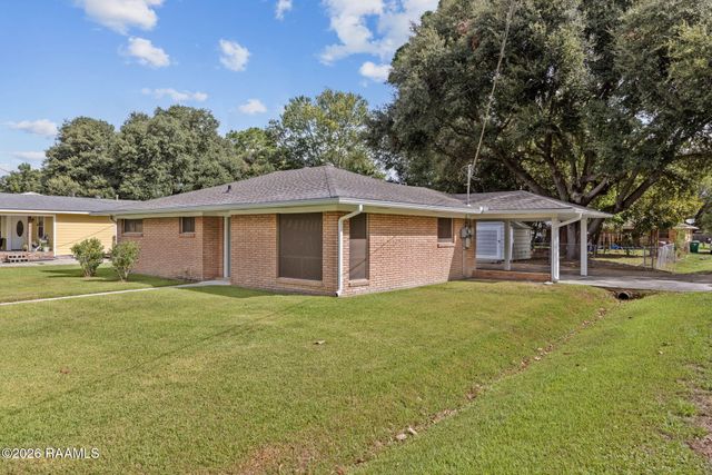 200 Belle Homme Drive, Lafayette, LA 70506