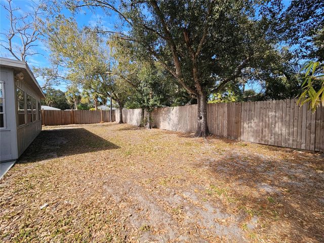 152 CLEMSON ROAD, Venice, FL 34293