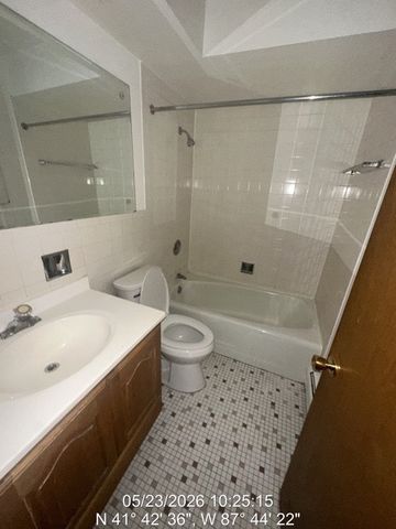 4752 W 101st Street 6C, Oak Lawn, IL 60453