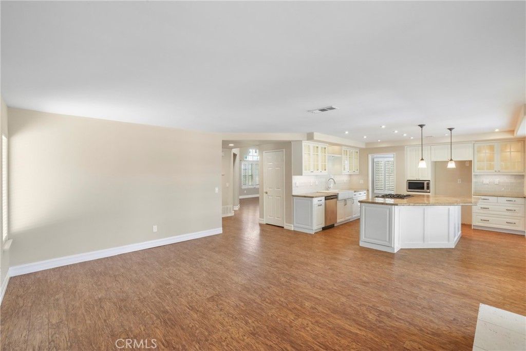 Image 13 of property listing at 31752 Poole Court, Temecula, CA 92591