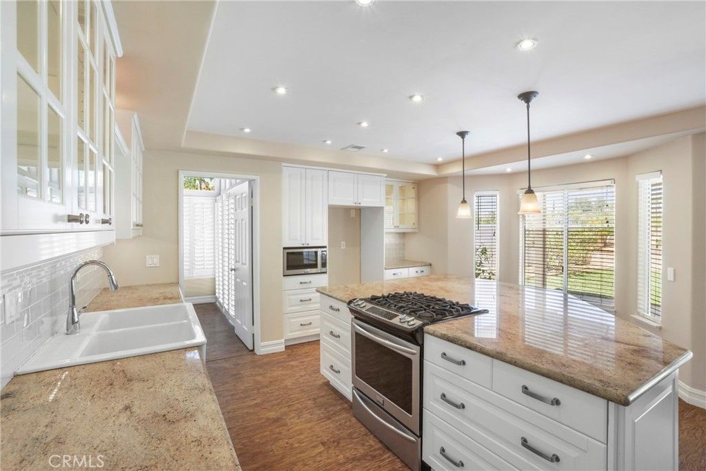 Image 4 of property listing at 31752 Poole Court, Temecula, CA 92591
