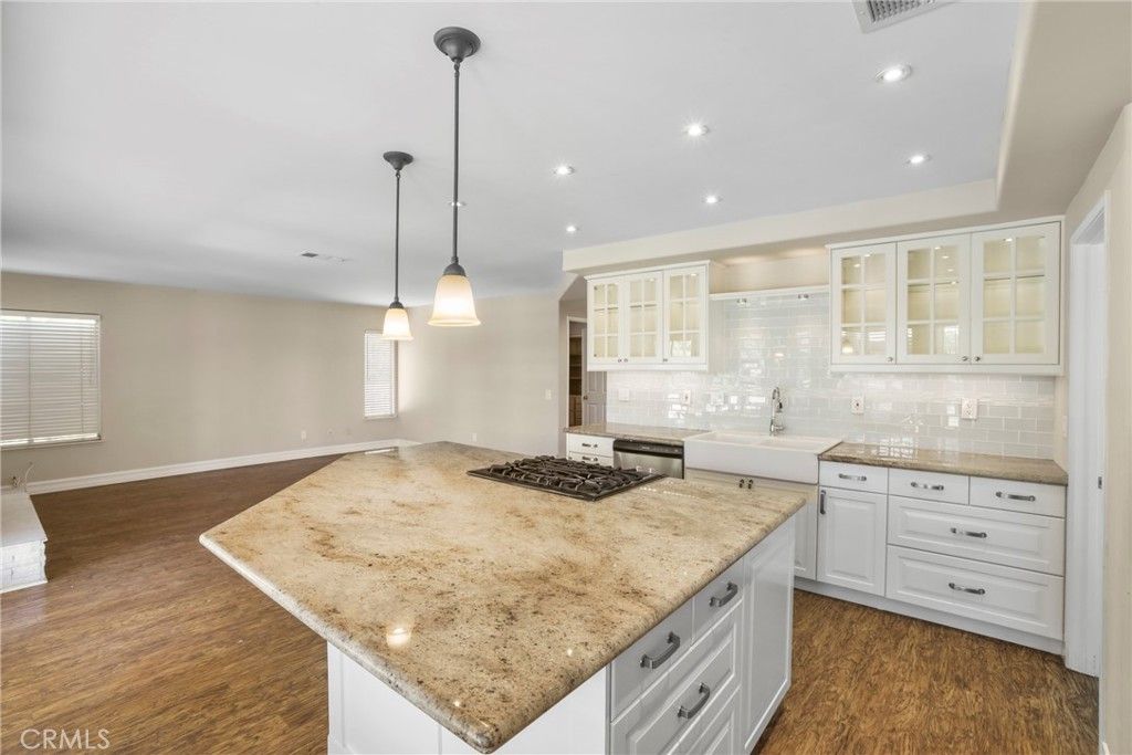 Image 5 of property listing at 31752 Poole Court, Temecula, CA 92591