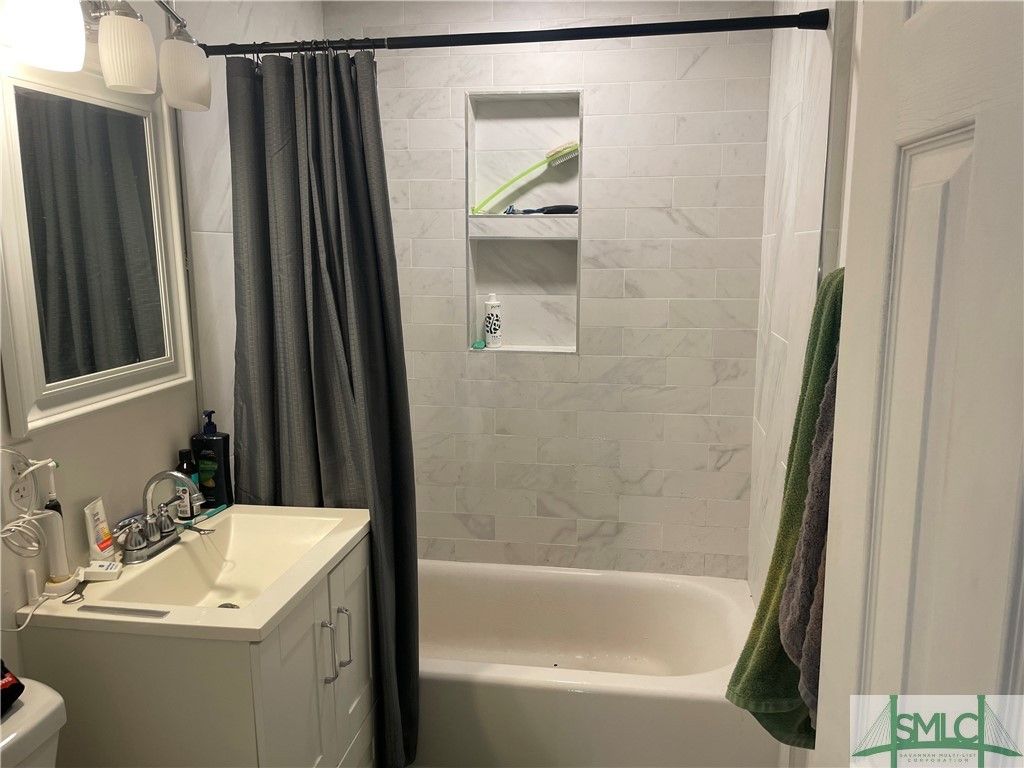 Image 10 of property listing at 1703 Reynolds Street, Savannah, GA 31401