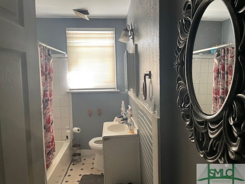 Image 7 of property listing at 1703 Reynolds Street, Savannah, GA 31401