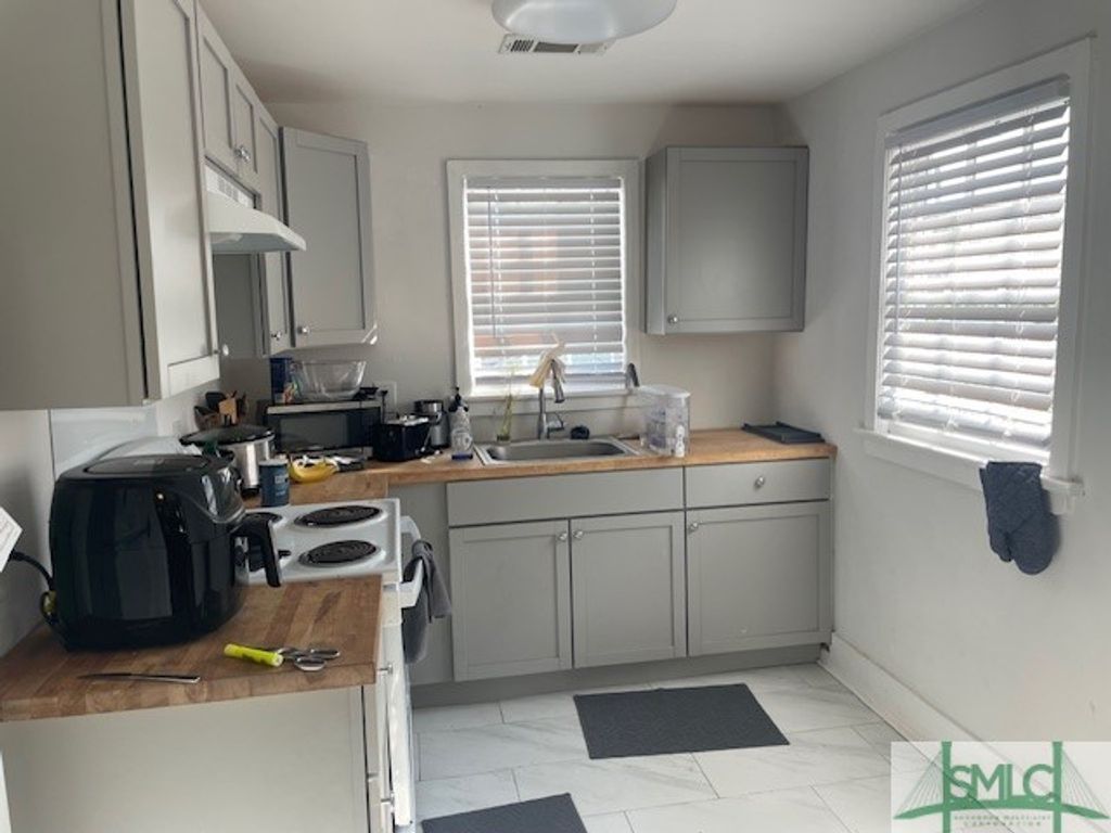 Image 9 of property listing at 1703 Reynolds Street, Savannah, GA 31401