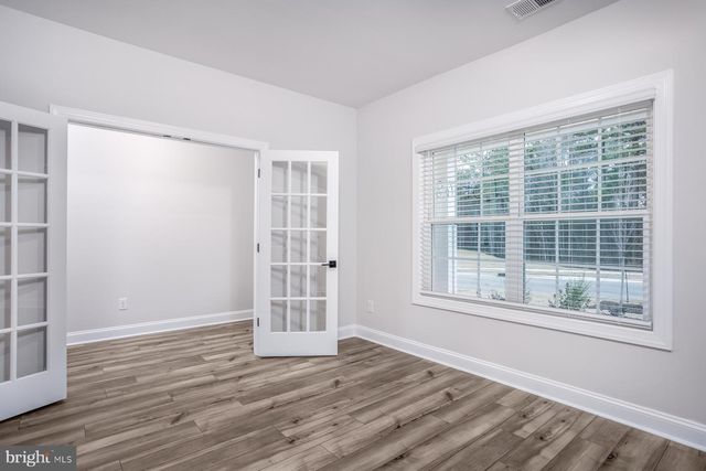 32 BROMPTON ST, Falling Waters, WV 25419