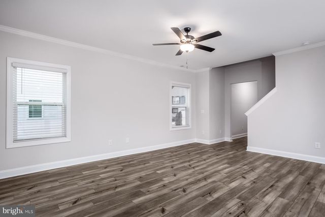 32 BROMPTON ST, Falling Waters, WV 25419