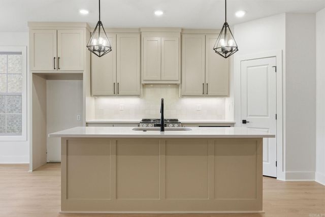221 Edgewood Circle, Little Rock, AR 72223