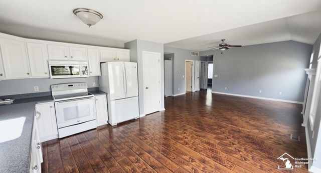 2140 Delaware Lane Road, Temperance, MI 48182