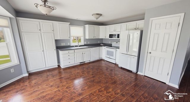 2140 Delaware Lane Road, Temperance, MI 48182