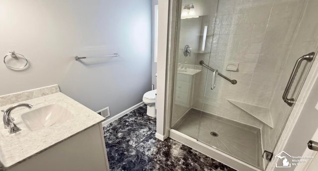 2140 Delaware Lane Road, Temperance, MI 48182