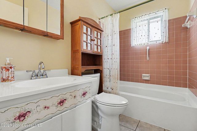 571 Firestone Street NE, Palm Bay, FL 32907