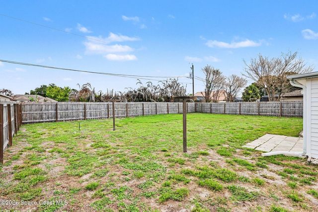 571 Firestone Street NE, Palm Bay, FL 32907