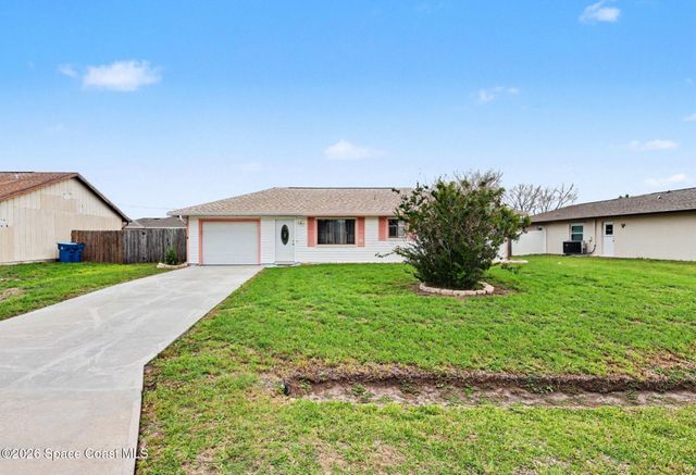 571 Firestone Street NE, Palm Bay, FL 32907