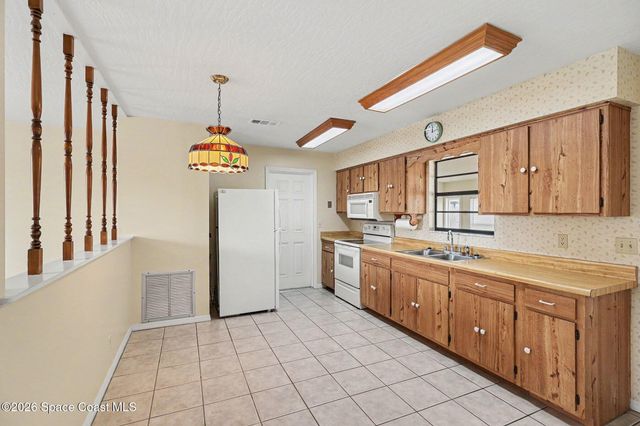 571 Firestone Street NE, Palm Bay, FL 32907