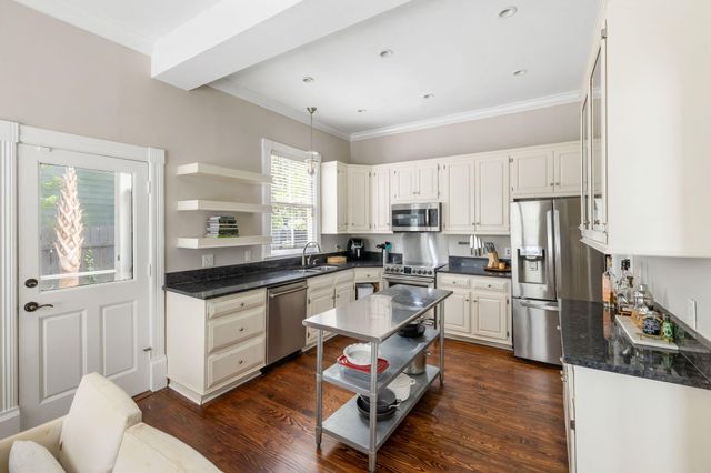 13 Smith Place, Charleston, SC 29401
