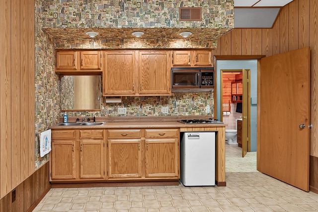 3974 Woodview Drive, Vadnais Heights, MN 55127