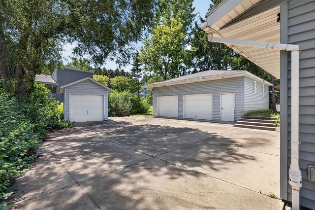 3974 Woodview Drive, Vadnais Heights, MN 55127