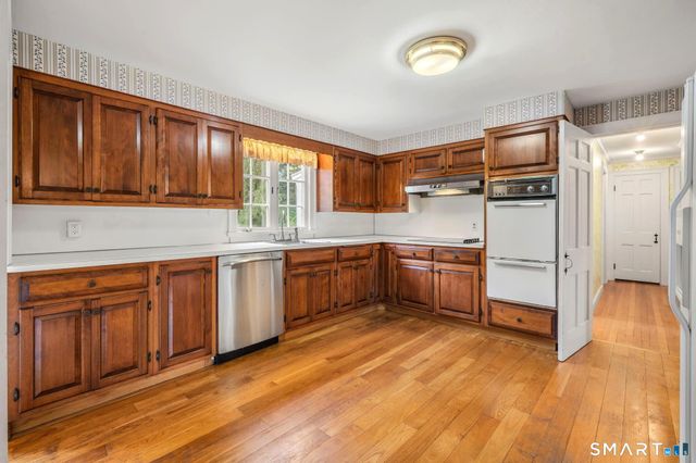33 Coit Lane, Norwich, CT 06360