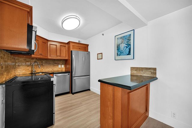 5225 Collins Ave 1214, Miami Beach, FL 33140