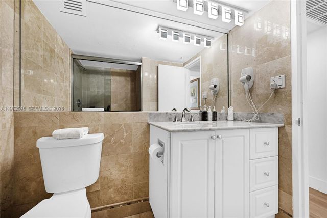 5225 Collins Ave 1214, Miami Beach, FL 33140