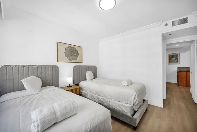 5225 Collins Ave 1214, Miami Beach, FL 33140